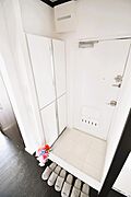 玄関横には、シューズボックスを完備♪