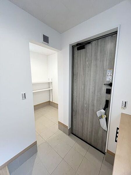 玄関を拡大表示