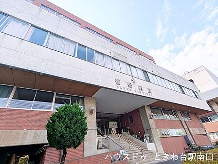 菅野病院菅野病院は、内科や外科をはじめ幅広い診療科を備えた地域の総合病院です。親身な対応と充実した医療設備で、地域住民の健康と安心を長年支え続けています。 320m
