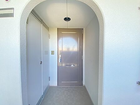 玄関 