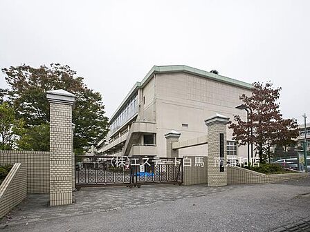 さいたま市立尾間木中学校（380m）