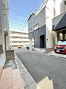 前面道路を含む現地写真 