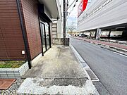 駐車場は1台分、車幅や前面道路幅もご確認してください。 