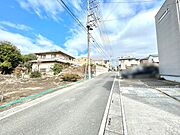 前面道路を含む現地写真 