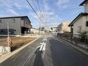 前面道路を含む現地写真 