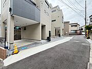 前面道路を含む現地写真 