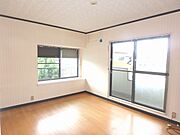 2階の6.5帖の洋室！