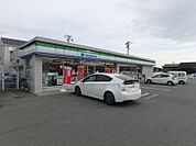 ファミリーマート松阪宝塚町店 881m