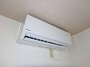 エアコン付きで夏も冬も快適です♪