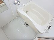 浴室乾燥付きで雨の日でも洗濯物が干せます☆