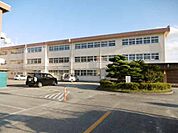松阪市立中部中学校 871m