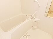 浴室乾燥付きで雨の日でも洗濯物が干せます☆