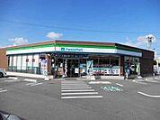 ファミリーマート松阪駅部田店 402m