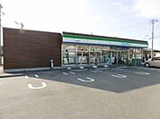 ファミリーマート松阪鎌田町店 491m