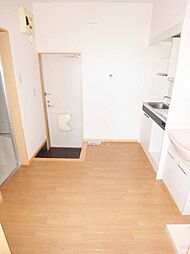 アティック 102 1階1Kのリビング/ダイニング