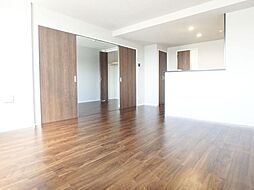 Face Mansion 202 2階2LDKのリビング/ダイニング