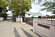 豊田小学校まで約139m