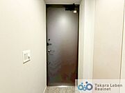 落ち着いた雰囲気の玄関は大切なお客様を迎えるのに最適です。