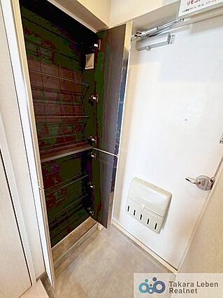 大型のシューズ...