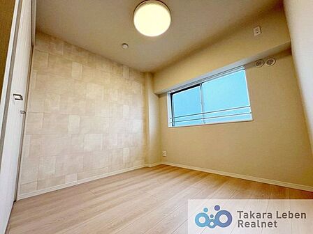 洋室約5.0帖。お子さまのお部屋や、集中して作業をする際のお部屋など、様々な用途での使用が期待できます。