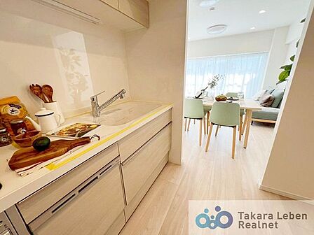 家事の味方、食洗機付きのキッチンです。洗い物は食洗機に任せてご家族の時間をお過ごしください。