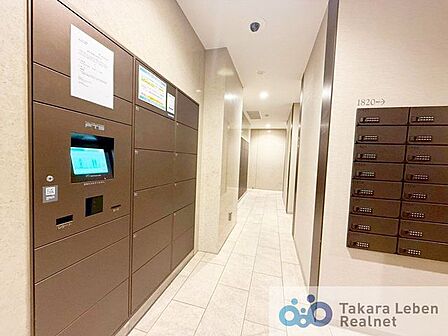不在時の荷物の受け取りに便利な宅配ボックス。再配達依頼時の休日の時間の拘束から解放されます。