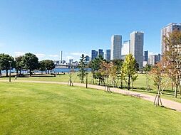 豊洲公園 徒歩3分。 200m