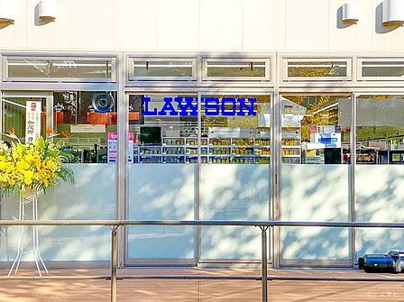 ローソンTHE TOYOSU TOWER店 徒歩4分。 250m
