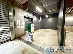 マンション内に洗車スペースがございます。高級マンションならではの豊富な建物設備です。