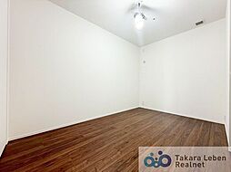 洋室約5.0帖。お子さまのお部屋や、集中して作業をする際のお部屋など、様々な用途での使用が期待できます。