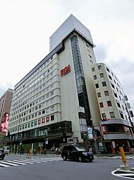 ロア六本木 徒歩4分。 310m