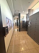 メールボックスコーナーも綺麗に整えられております。共用部分が清潔に保たれていると、マンション全体の品格が上がりますね。
