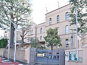 新宿区立早稲田小学校 徒歩2分。 150m