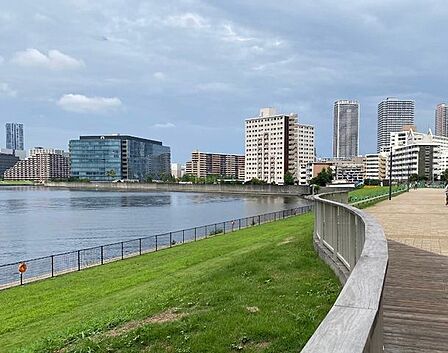 有明親水海浜公園 徒歩9分。 666m