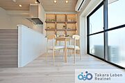 家族みんなが爽やかに健やかに過ごせるように、溢れる光をたっぷり取り込んだリビングダイニング。