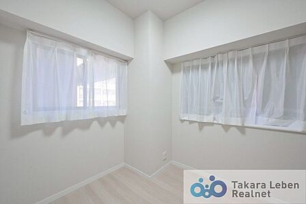 洋室約3.7帖：お子さまのお部屋や、集中して作業をする際のお部屋などとして活用できます。