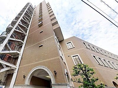 外観:東急田園都市線「池尻大橋」駅から徒歩約1分の好立地。玉川通りに隣接する交通の便にも優れた住環境。 外観:東急田園都市線「池尻大橋」駅から徒歩約1分の好立地。玉川通りに隣接する交通の便にも優れた住環境。