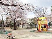 亀塚公園 徒歩12分。 930m