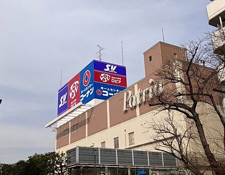 ホームセンターコーナン品川八潮店 徒歩15分。 1200m