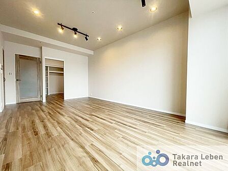 ここにはみんなが集い、食事と楽しい会話が始まる。そんな優しい空間です。