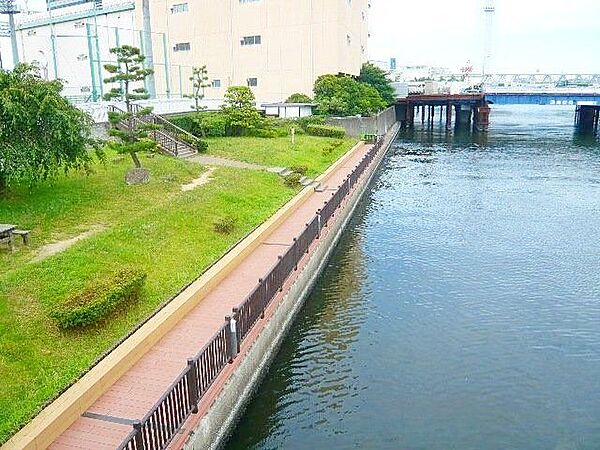 周辺を拡大表示