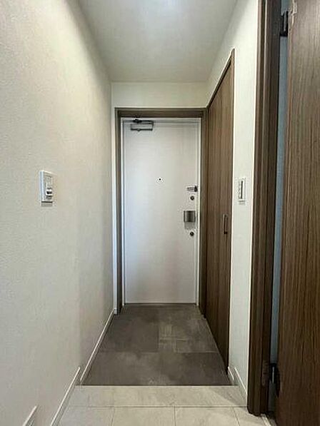 ダブルロックの玄関ドア
