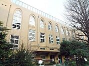 千代田区立九段幼稚園 徒歩6分。 410m