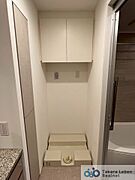 吊戸棚付き洗濯機置き場