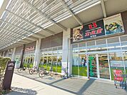 スーパー文化堂有明店 徒歩9分。 710m