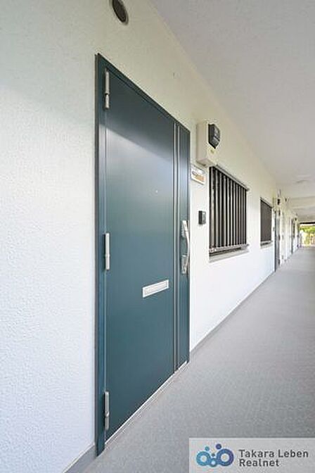 共用廊下(玄関扉外側)