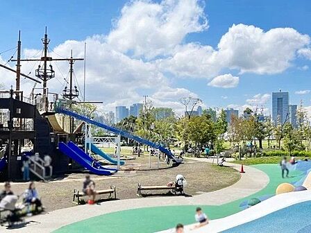 晴海ふ頭公園 徒歩7分。 550m