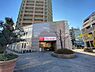周辺：Olympic新宿百人町店 徒歩1分。 60m