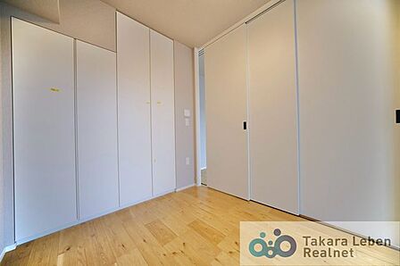 使い勝手の良い洋室。寝室や子ども部屋としても活用できます。