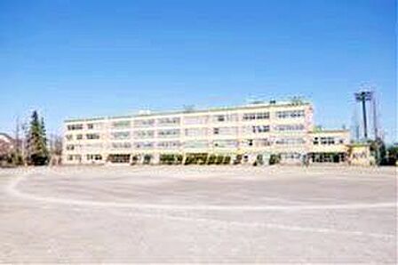 杉並区立向陽中学校 徒歩3分。 270m